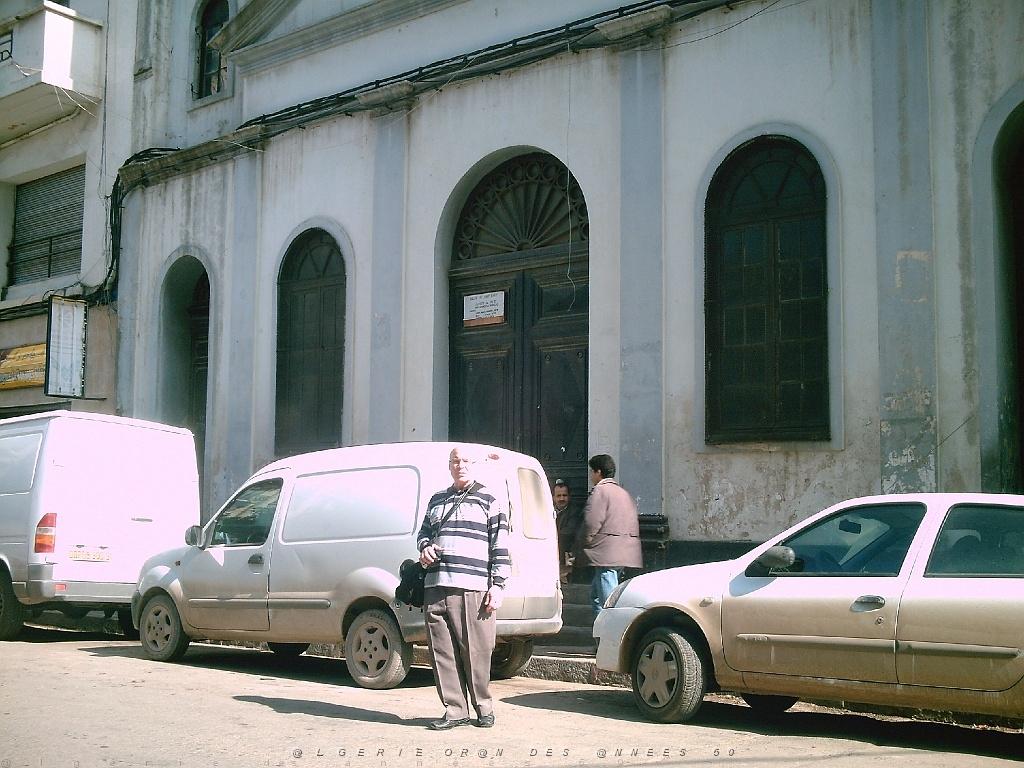 ORAN 04 2007 19 EGLISE DE LA PLACE DE BASTILLE.JPG